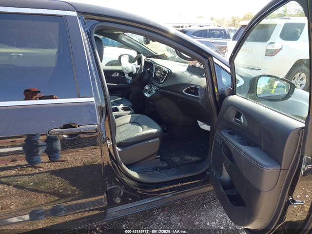 Chrysler Pacifica 2025 2C4RC1BG4SR541852 Image 5