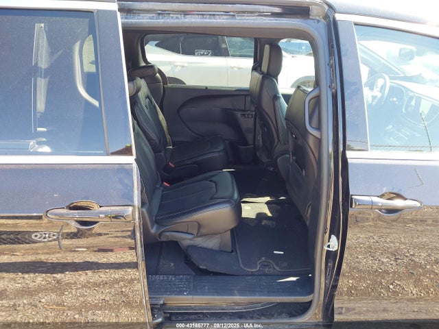 Chrysler Pacifica 2025 2C4RC1BG4SR541852 Image 8