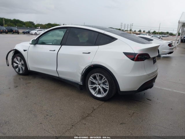 2022 TESLA MODEL Y 7SAYGDEE4NF510003 Photo 2