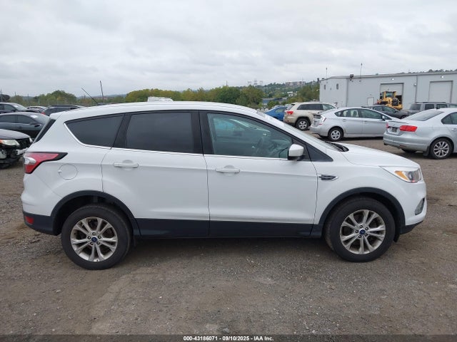 1FMCU9G93HUE88824 Ford Escape