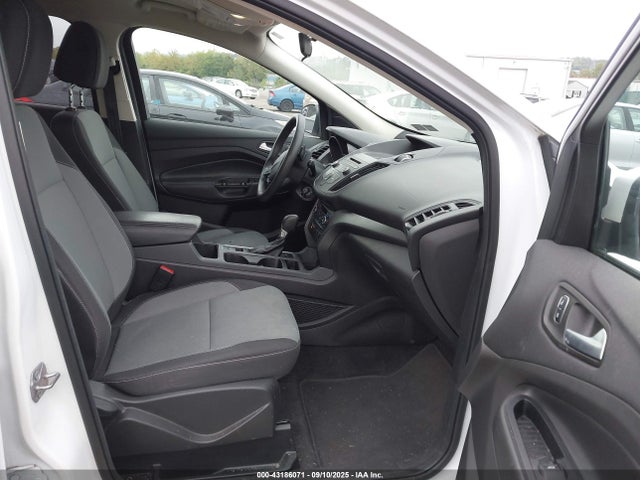 1FMCU9G93HUE88824 Ford Escape