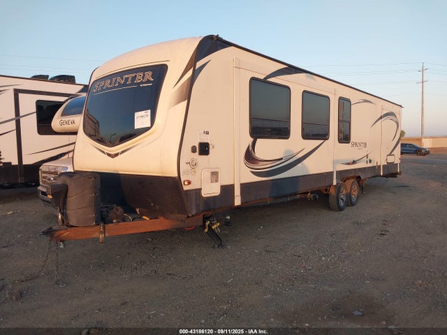 4YDT33322J1533656 Keystone 2018
