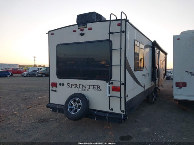 4YDT33322J1533656 Keystone 2018