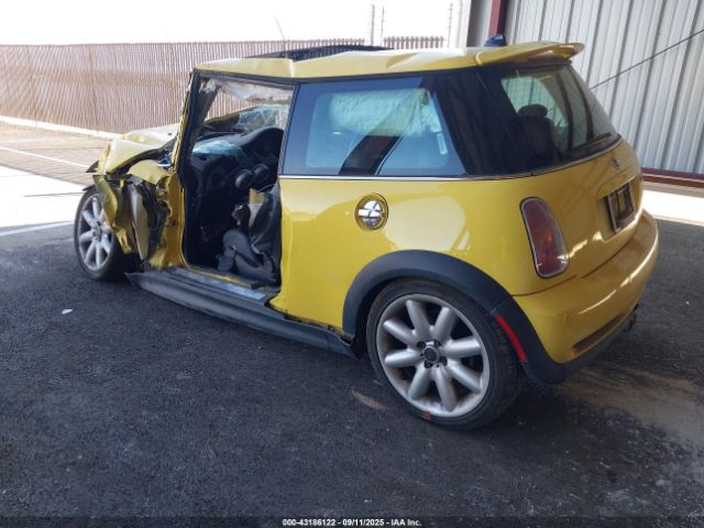2003 MINI COOPER S WMWRE33473TD61009 Photo 2