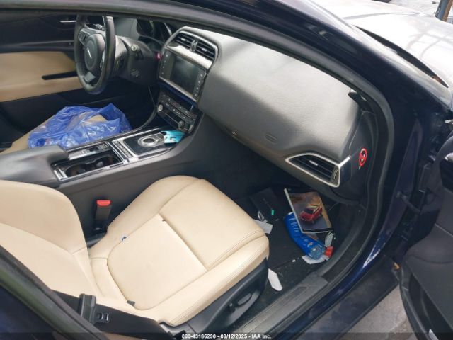 2018 JAGUAR XE SAJAR4FXXJCP32269 Photo 4