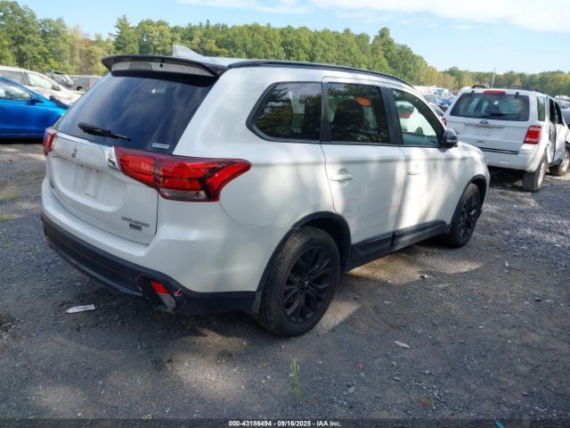 2018 MITSUBISHI OUTLANDER JA4AZ3A32JZ032802 Photo 3