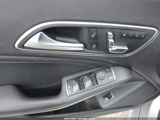 WDDSJ4GB5JN607624 Mercedes-Benz CLA-Class