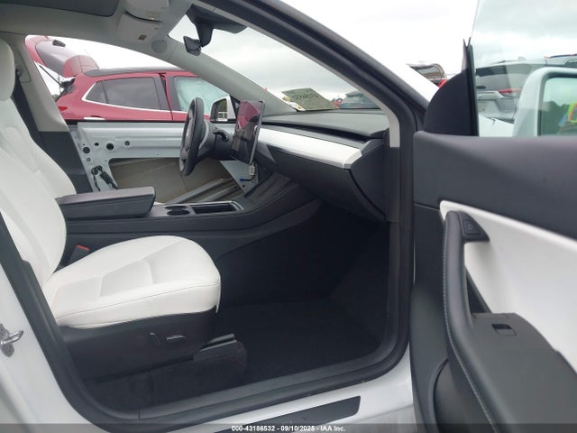 2022 TESLA MODEL Y 7SAYGDEE6NF317707 Photo 4