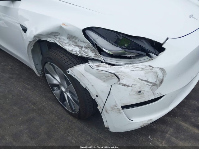 2022 TESLA MODEL Y 7SAYGDEE6NF317707 Photo 5