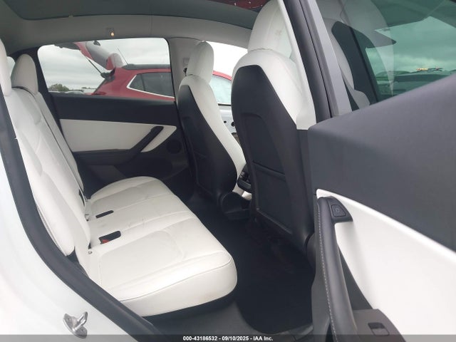 2022 TESLA MODEL Y 7SAYGDEE6NF317707 Photo 7