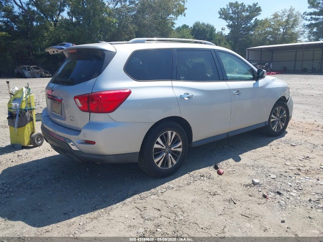 5N1DR2MM5HC663568 Nissan Pathfinder Sv
