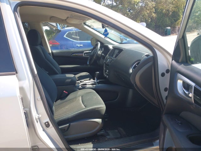 5N1DR2MM5HC663568 Nissan Pathfinder Sv