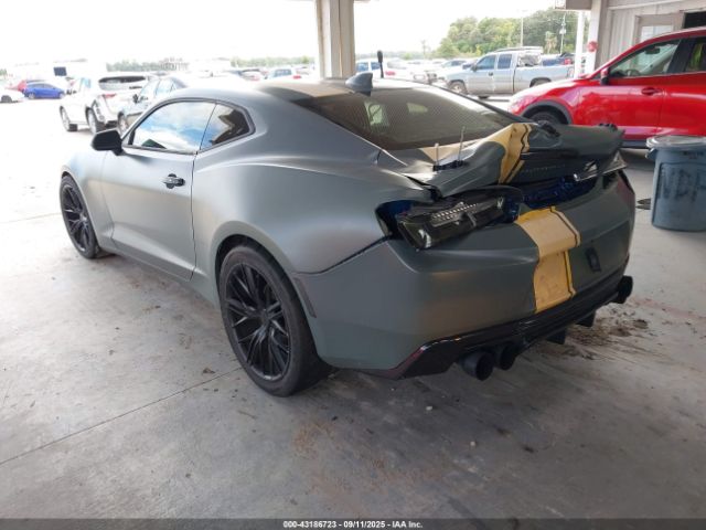 2017 CHEVROLET CAMARO 1G1FB1RX2H0105606 Photo 2