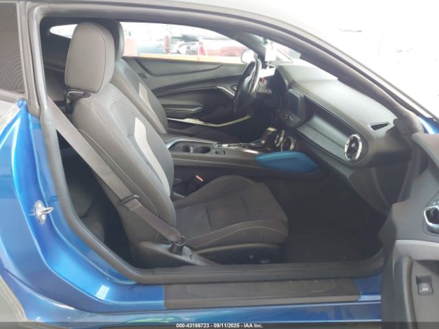 2017 CHEVROLET CAMARO 1G1FB1RX2H0105606 Photo 4