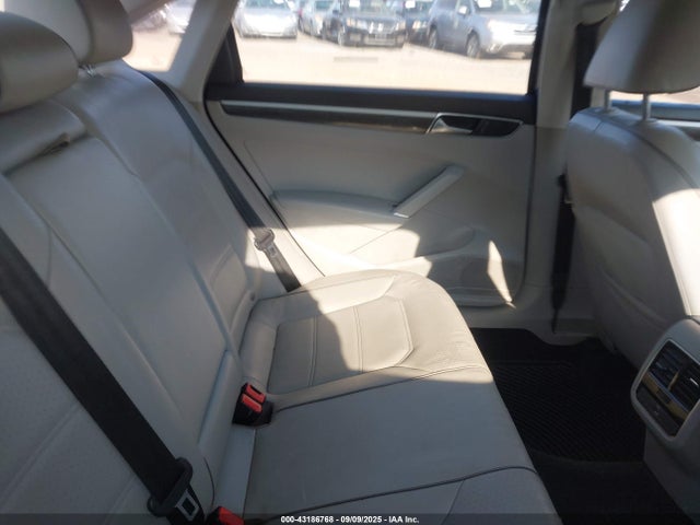 1VWBT7A31GC021267 Volkswagen Passat