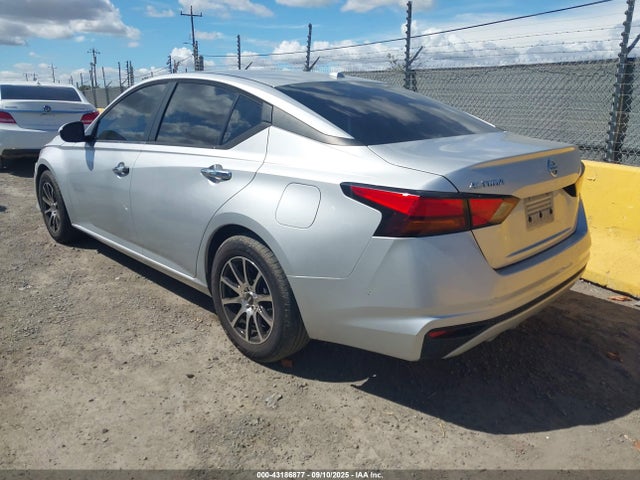 Nissan 2019 2019 1N4BL4BV8KC146038 Image 3