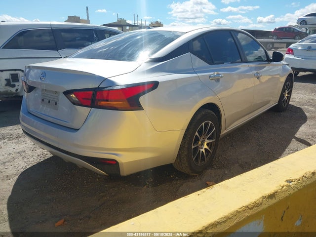 Nissan 2019 2019 1N4BL4BV8KC146038 Image 4