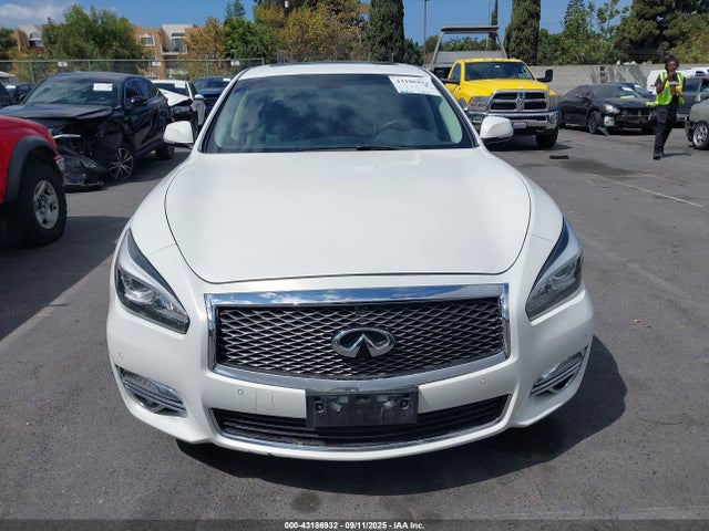 JN1BY1AP6FM541027 Infiniti 2015