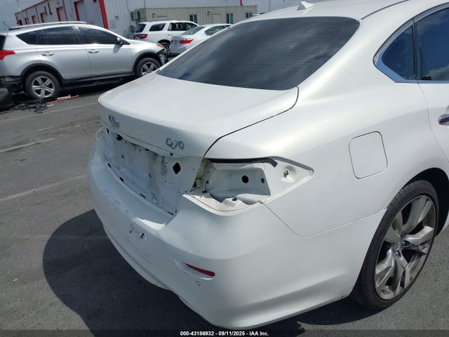 JN1BY1AP6FM541027 Infiniti 2015