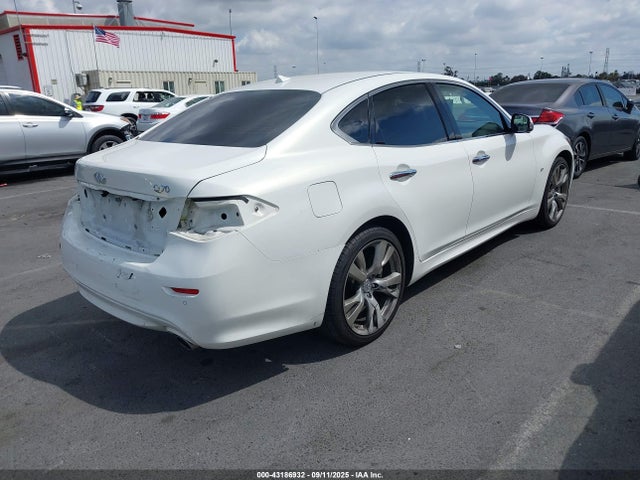JN1BY1AP6FM541027 Infiniti 2015