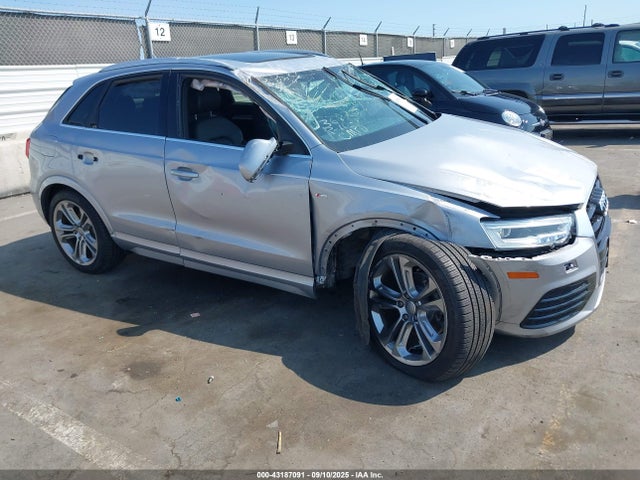 2018 AUDI Q3 WA1HCCFS5JR003259 Photo 0