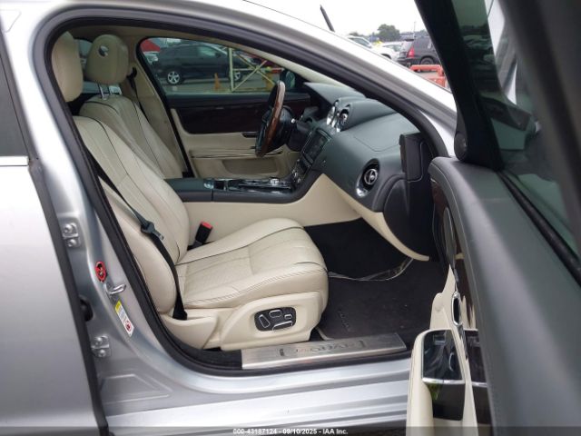2015 JAGUAR XJ SAJWJ2GD8F8V88611 Photo 4