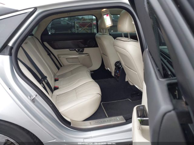 2015 JAGUAR XJ SAJWJ2GD8F8V88611 Photo 7