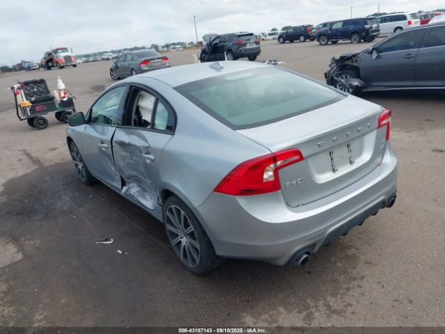 2017 VOLVO S60 YV140MTLXH2435391 Photo 2