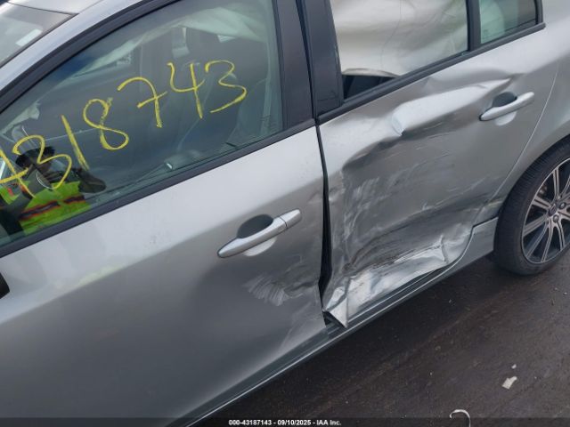 2017 VOLVO S60 YV140MTLXH2435391 Photo 5