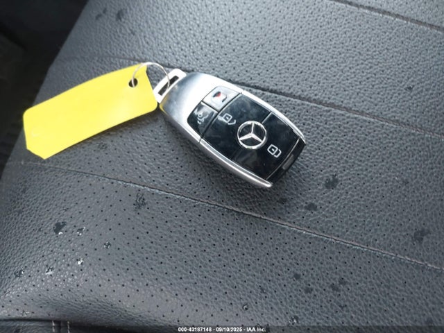 W1KZF6JB9LA804455 Mercedes-Benz m276