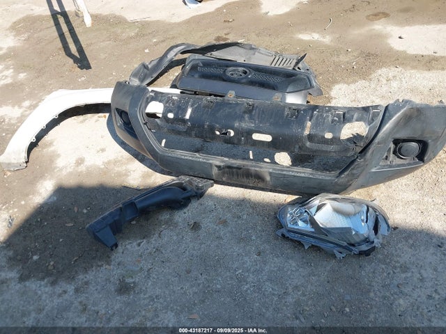 5TFNX4CN9EX033321 Toyota 2tr-fe