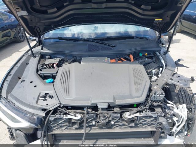 2024 AUDI Q8 E-TRON WA14AAGE1RB048401 Photo 9