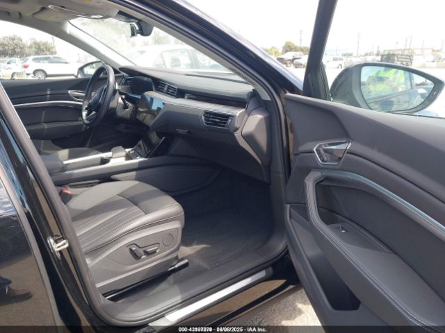 2024 AUDI Q8 E-TRON WA14AAGE1RB048401 Photo 4