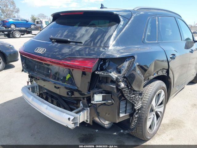 2024 AUDI Q8 E-TRON WA14AAGE1RB048401 Photo 5
