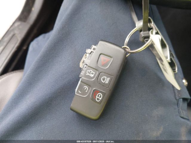 2018 JAGUAR XE SAJAD4FX4JCP21797 Photo 10