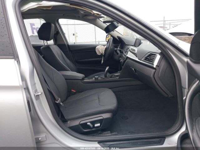 2018 BMW 320I WBA8E5G59JNV02381 Photo 4