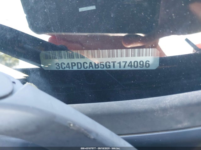 3C4PDCAB5GT174096 Dodge 2016