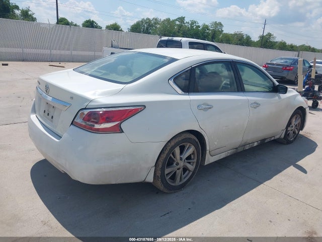 Nissan 2015 2015 1N4AL3AP1FN391640 Image 4