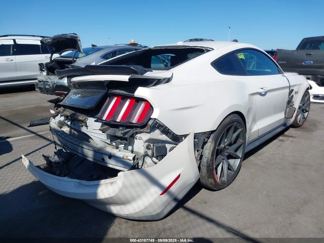 Ford 5.0l 4v premium fuel 2017 1FA6P8CFXH5214261 Image 4