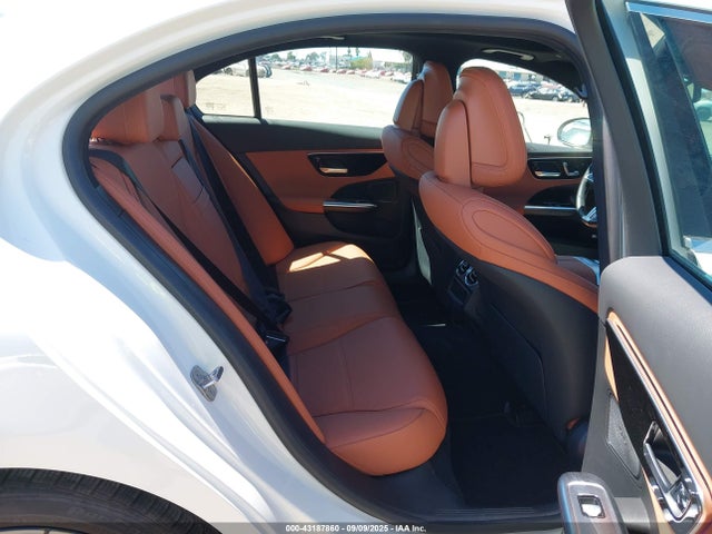 W1KAF4HB1SR261691 Mercedes-Benz m254