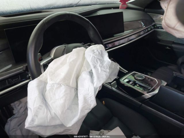 2024 BMW 760 WBA33EJ05RCR31571 Photo 4