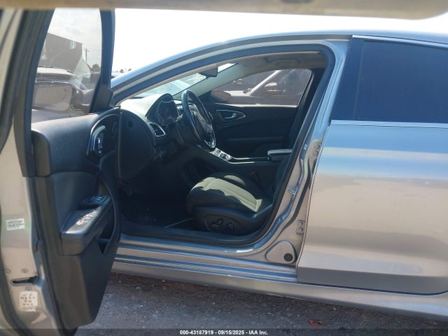 1C3CCCAB2FN744379 Chrysler 200