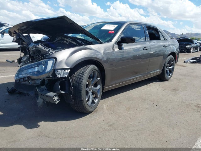 Chrysler 300 2021 2C3CCAAG0MH538273 Image 2