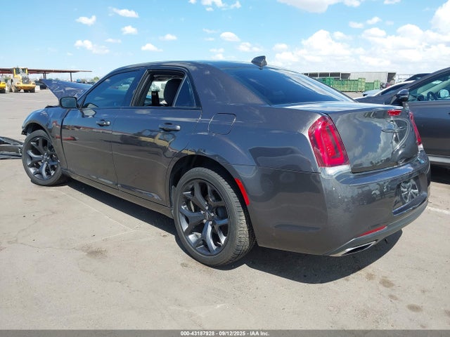 Chrysler 300 2021 2C3CCAAG0MH538273 Image 3