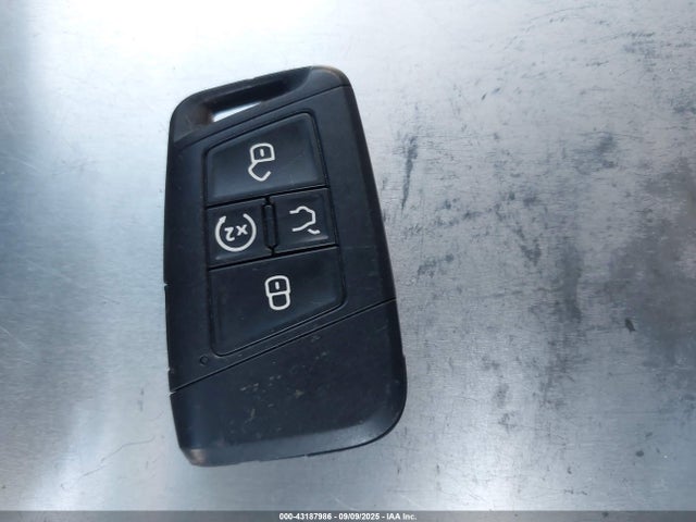3VVRX7B26NM042768 Volkswagen tsi