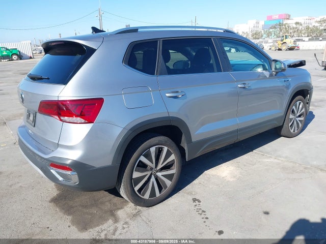 3VVRX7B26NM042768 Volkswagen tsi