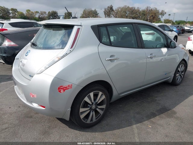 Nissan 2015 2015 1N4AZ0CP4FC326139 Image 4