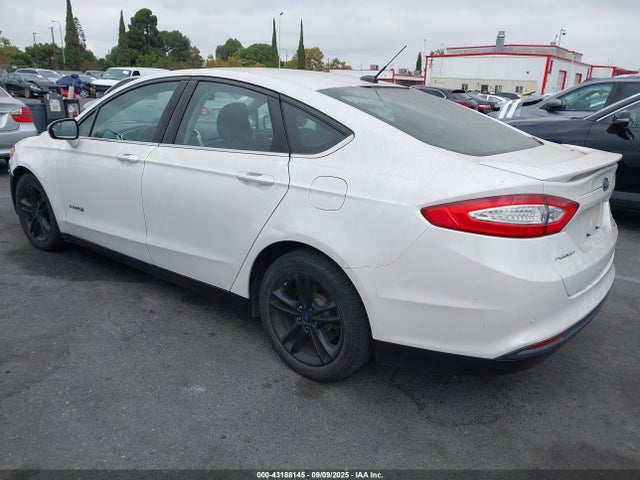Ford 2016 2016 3FA6P0LU2GR286082 Image 3