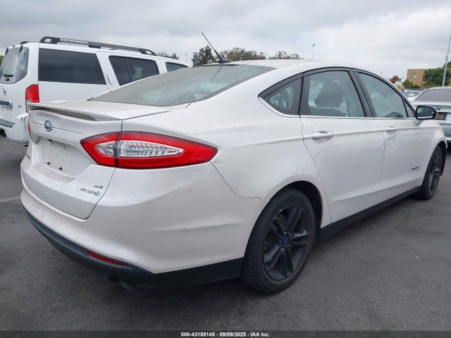Ford 2016 2016 3FA6P0LU2GR286082 Image 4