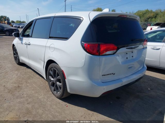 2018 CHRYSLER PACIFICA 2C4RC1FG5JR228429 Photo 2